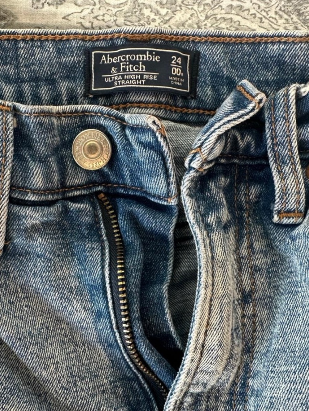 Abercrombie & Fitch Vintage Light Blue Straight Jeans - Picture 2 of 3